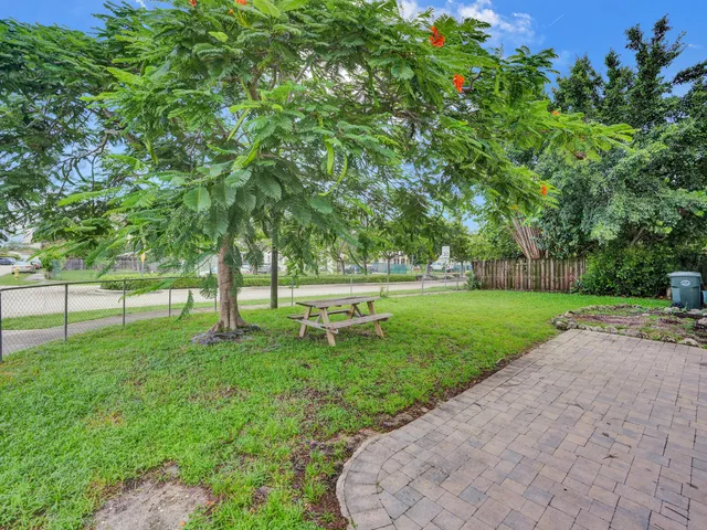 $3,200 | 601 Northeast 59th Court, Oakland Park, FL 33334