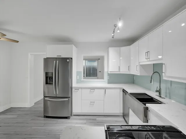 $3,275 | 601 Northeast 59th Court, Oakland Park, FL 33334