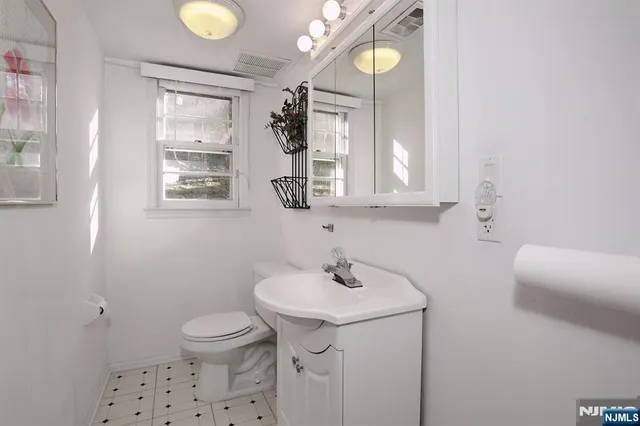 $589,900 | 18 Schirra Drive, Wanaque, NJ 07465