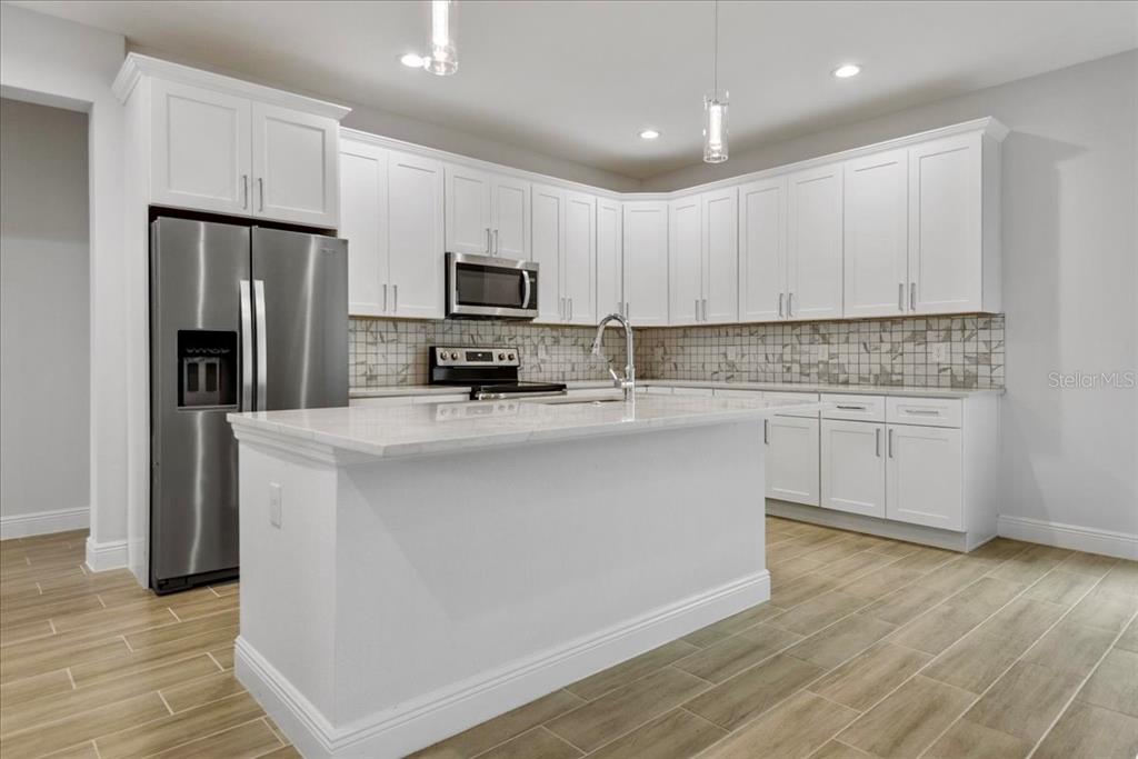 959 11th Avenue DeLand, FL 32724 - Photo 6 of 16