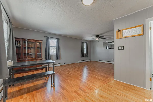 $119,000 | 1500 East Jefferson Street, Clinton, IL 61727