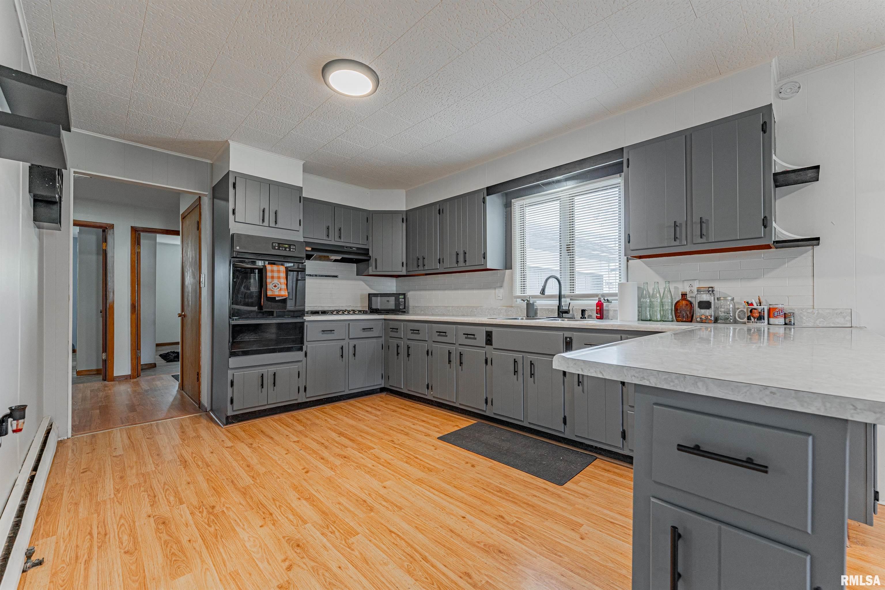 1500 East Jefferson Street Clinton, IL 61727 - Photo 7 of 21