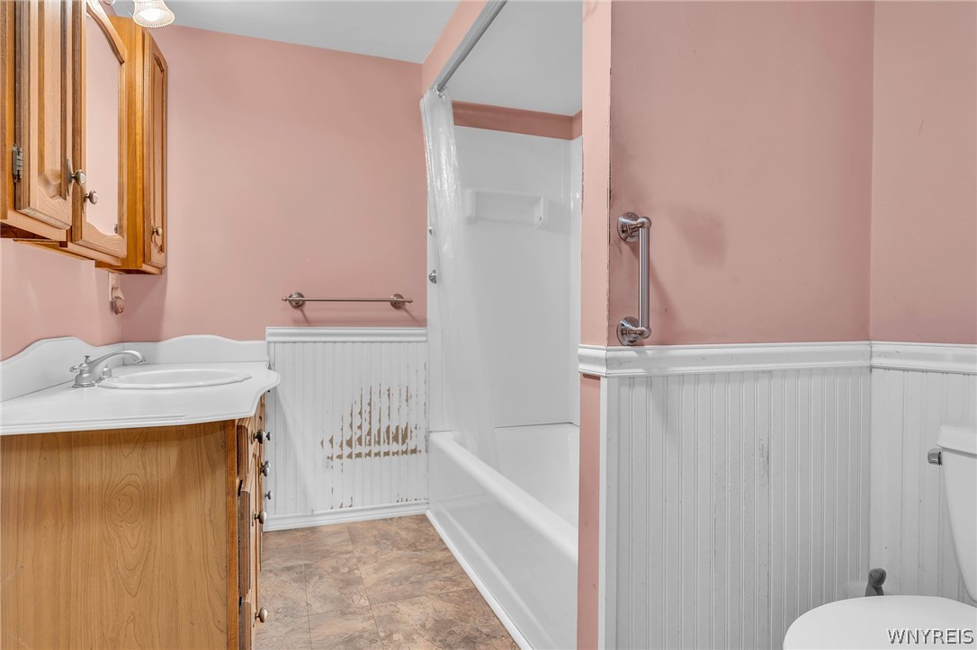 1935 Transit Road Elma, NY 14059 - Photo 15 of 30 Full Bath - 1st Floor