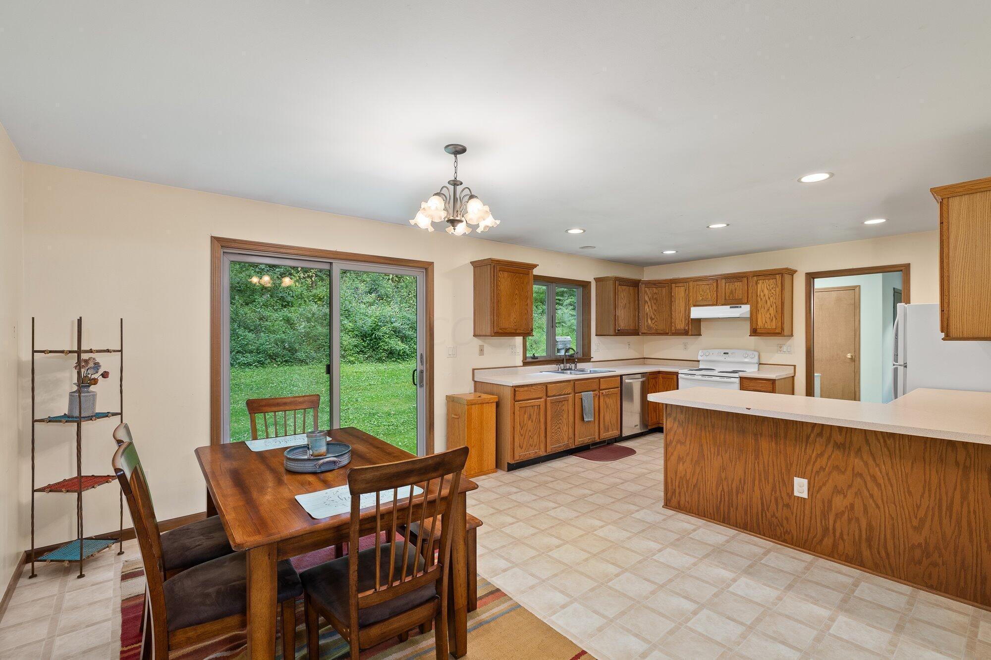 28590 Coshocton Road Howard, OH 43028 - Photo 10 of 38 10-int-kit-6