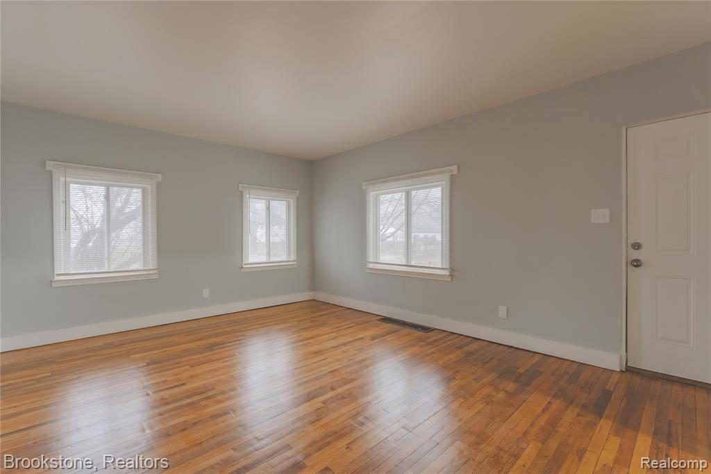 438 Franklin Road Pontiac, MI 48341 - Photo 5 of 30 Gallery Image 5