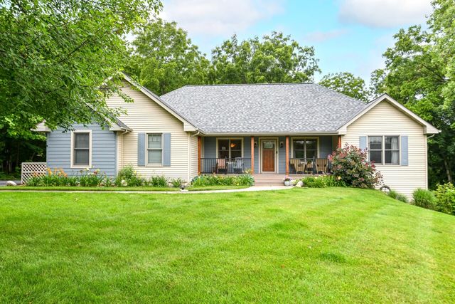 1310 Edgewood Court, Lake Geneva, WI 53147