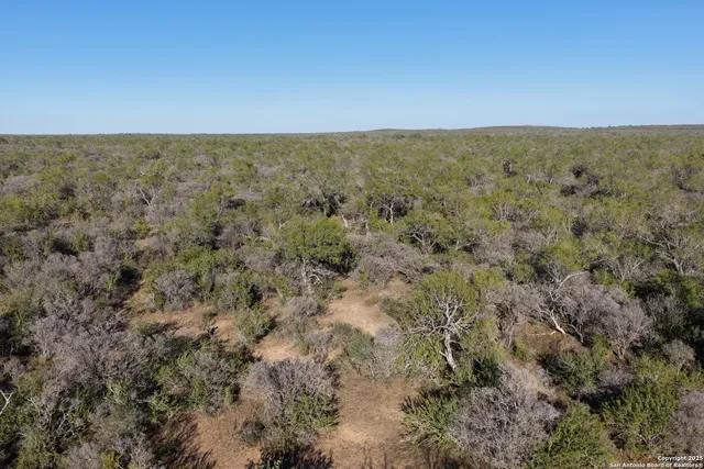 $750,000 | 601 Co Rd 642, Yancey, TX 78886
