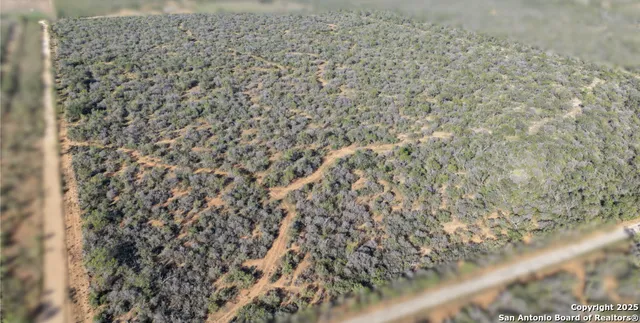 $750,000 | 601 Co Rd 642, Yancey, TX 78886