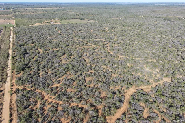 $750,000 | 601 Co Rd 642, Yancey, TX 78886