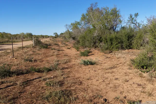 $750,000 | 601 Co Rd 642, Yancey, TX 78886