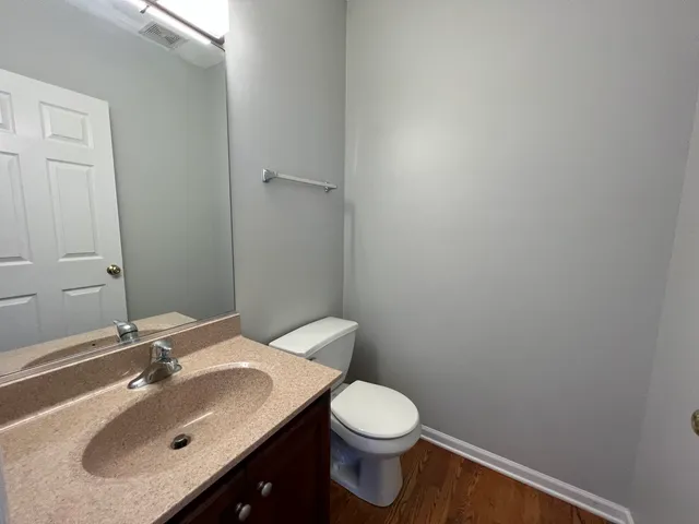 $3,100 | 300 Lunt Avenue, Unit 300, Schaumburg, IL 60193