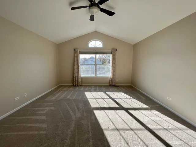 $3,100 | 300 Lunt Avenue, Unit 300, Schaumburg, IL 60193