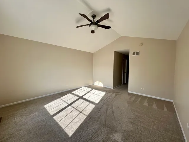 $3,100 | 300 Lunt Avenue, Unit 300, Schaumburg, IL 60193