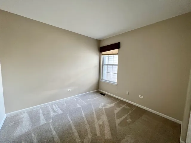 $3,100 | 300 Lunt Avenue, Unit 300, Schaumburg, IL 60193