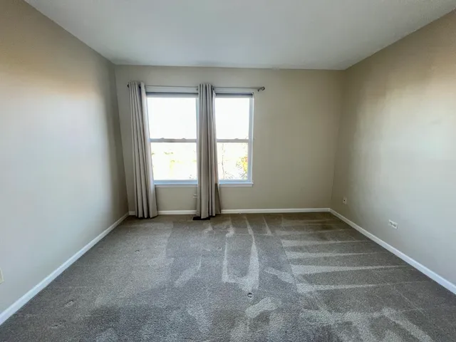 $3,100 | 300 Lunt Avenue, Unit 300, Schaumburg, IL 60193