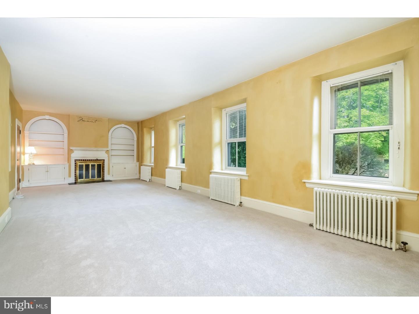 222 Cowpath Road Hatfield, PA 19440 - Photo 7 of 25 Living Room