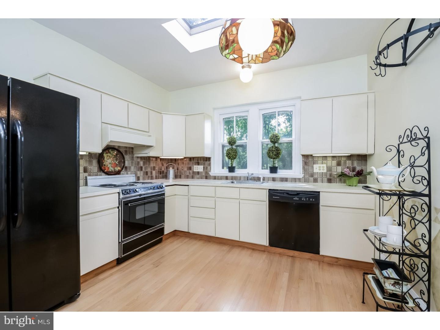 222 Cowpath Road Hatfield, PA 19440 - Photo 9 of 25 Kitchen