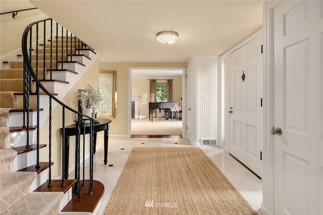 5440 Northeast Windermere Road Seattle, WA 98105 - Photo 3 of 40 Gallery Image 3