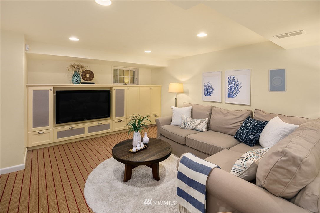5440 Northeast Windermere Road Seattle, WA 98105 - Photo 22 of 40 Gallery Image 22