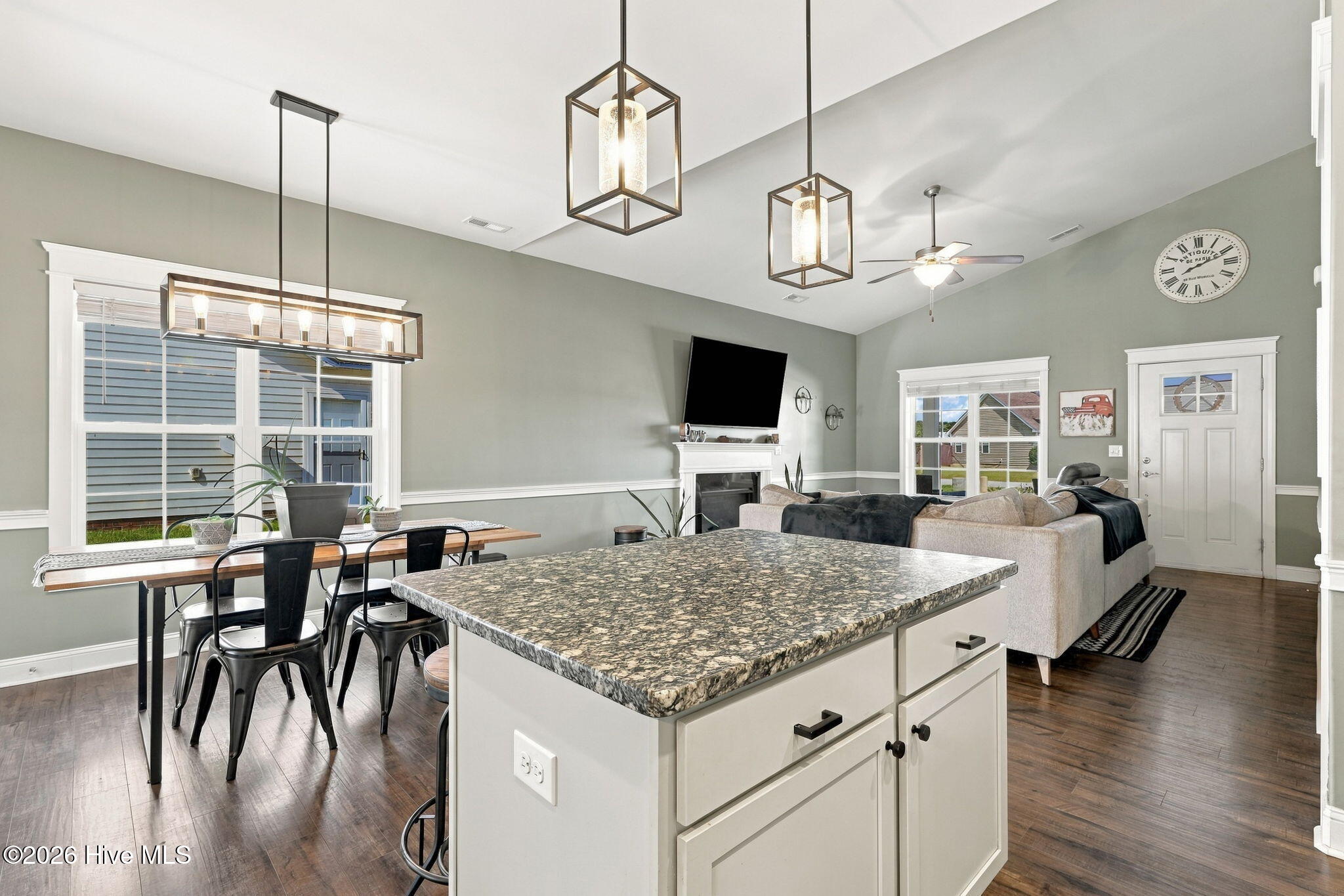 101 Jones Farm Road New Bern, NC 28560 - Photo 11 of 43 16-web-or-mls-0C0A4437-edit