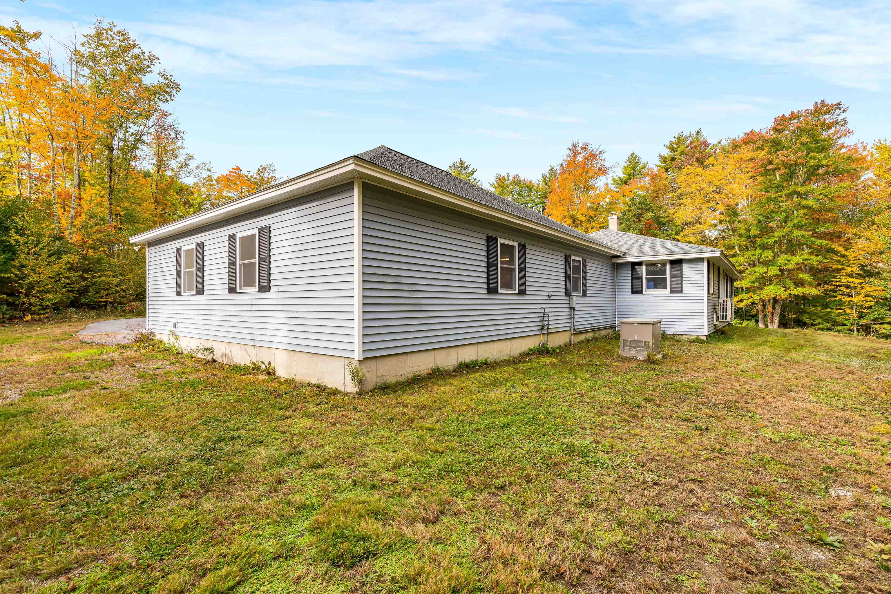 2131 Dover Road Epsom, NH 03234 - Photo 15 of 40