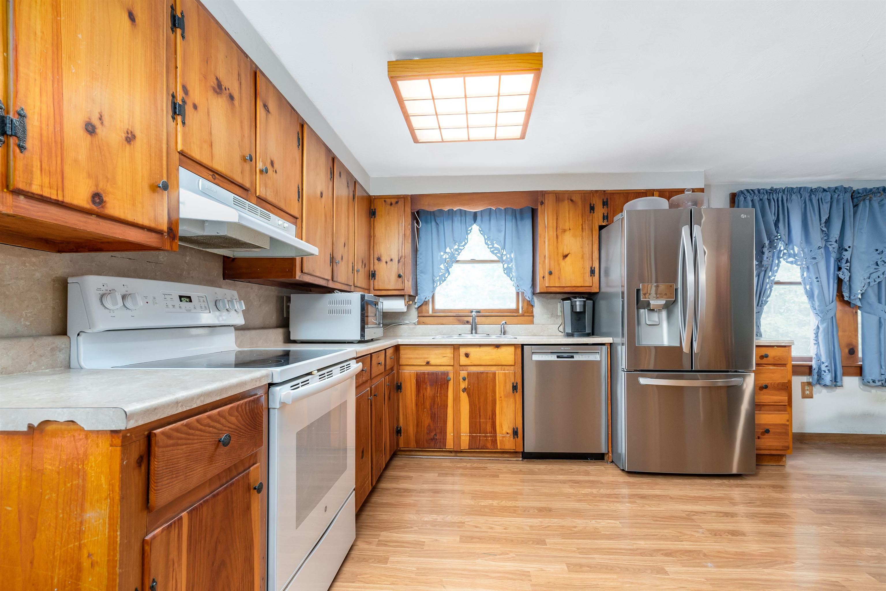 2131 Dover Road Epsom, NH 03234 - Photo 22 of 40