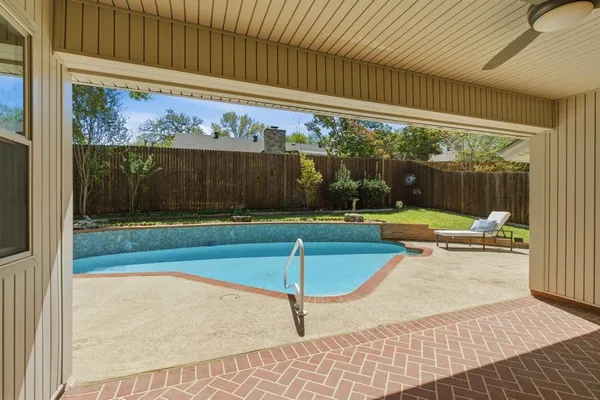 $465,000 | 1704 Saxon Drive, Bedford, TX 76021