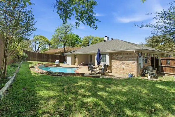 $465,000 | 1704 Saxon Drive, Bedford, TX 76021