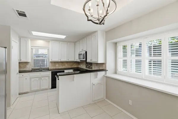 $465,000 | 1704 Saxon Drive, Bedford, TX 76021