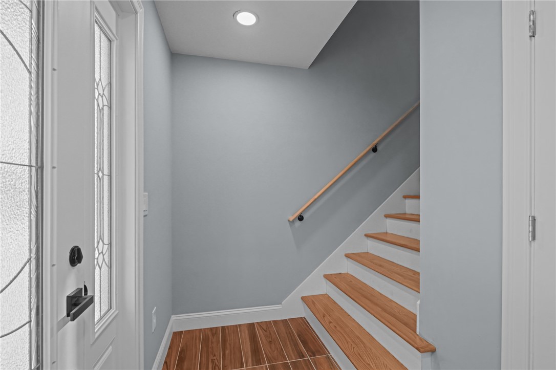 175 Second Point Road Warwick, RI 02889 - Photo 3 of 34 Gallery Image 3