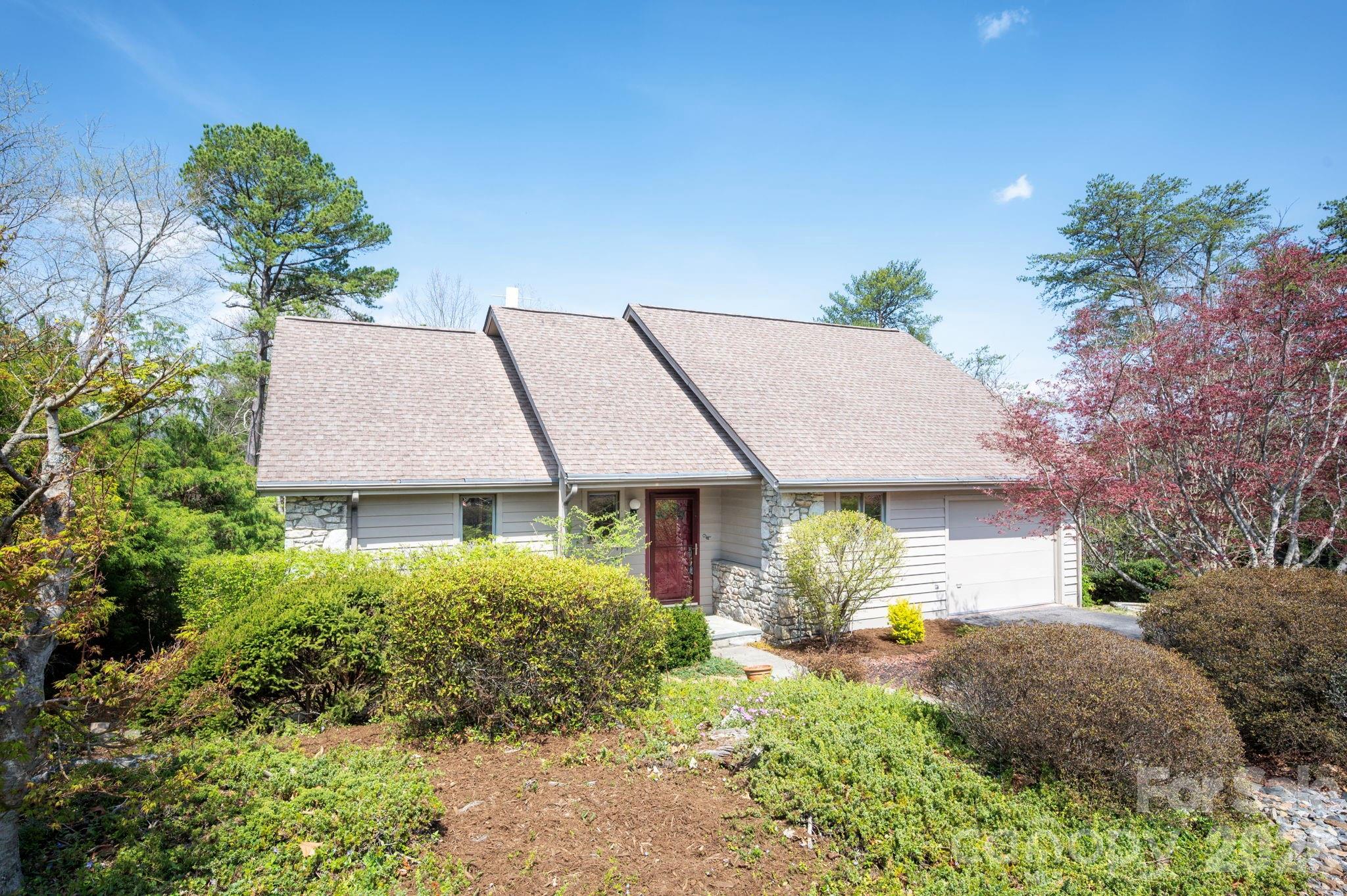 4 Zachary Ridge Road Asheville, NC 28804 - Photo 1 of 42 Gallery Image 1