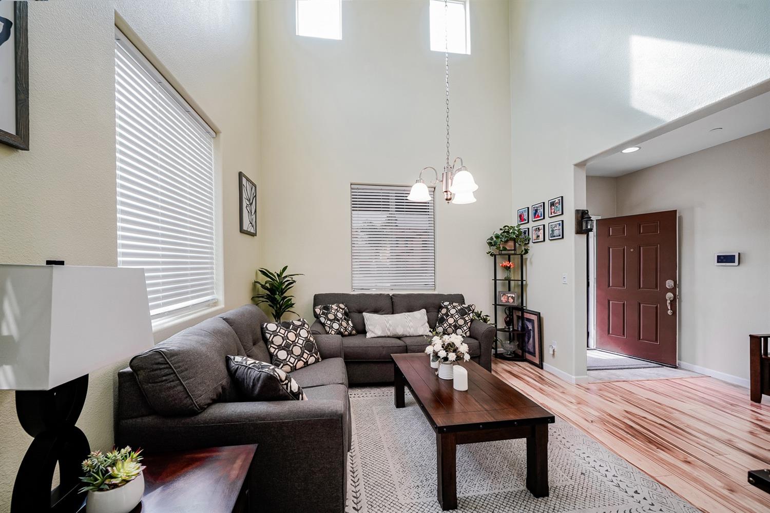 1483 La Quinta Way Madera, CA 93638 - Photo 4 of 37