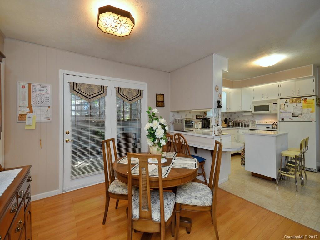 16 Pine Ridge Road Asheville, NC 28804 - Photo 3 of 18 Gallery Image 3
