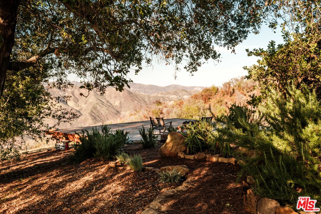 20333 Reigate Road Topanga, CA 90290 - Photo 32 of 69 Gallery Image 32