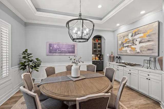 $899,999 | 5520 Forest Cove Drive, Dickinson, TX 77539