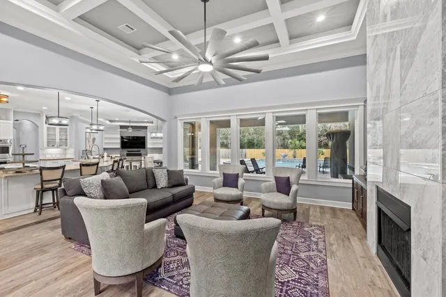 $899,999 | 5520 Forest Cove Drive, Dickinson, TX 77539