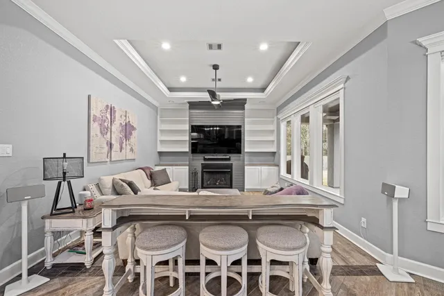 $899,999 | 5520 Forest Cove Drive, Dickinson, TX 77539