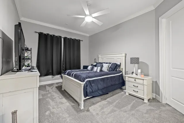 $899,999 | 5520 Forest Cove Drive, Dickinson, TX 77539