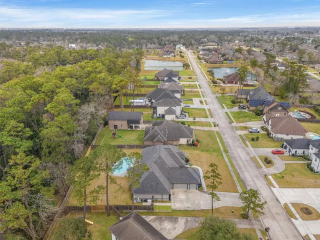 $899,999 | 5520 Forest Cove Drive, Dickinson, TX 77539