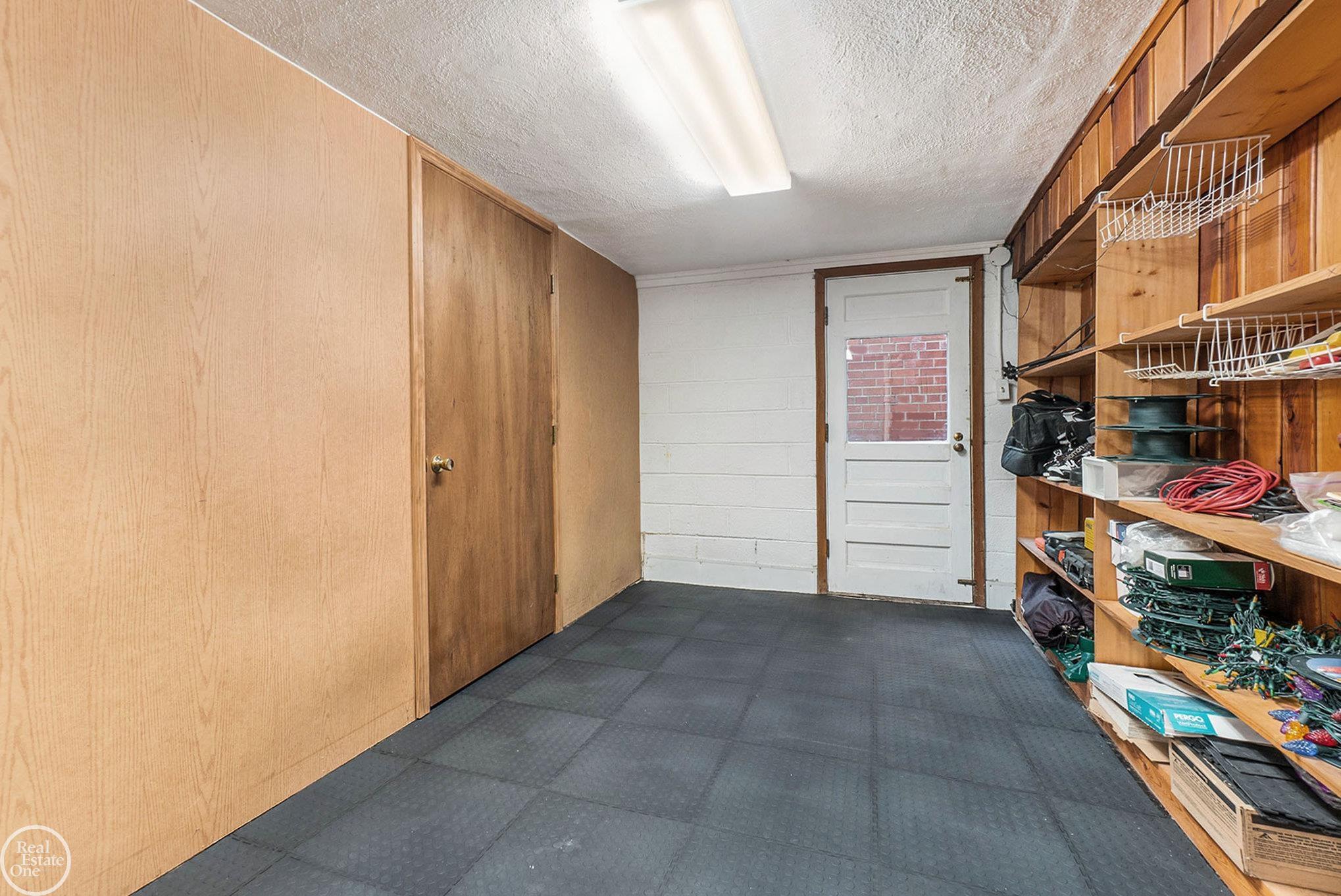 3781 Lincoln Road Bloomfield Hills, MI 48301 - Photo 32 of 37