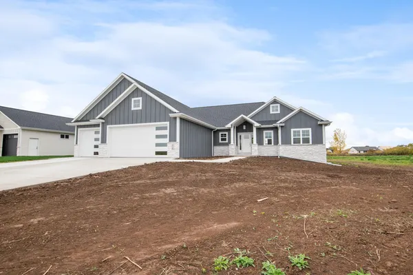 $634,900 | 278 Kerrigan Drive, Wrightstown, WI 54180