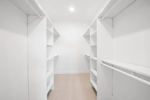 $634,900 | 278 Kerrigan Drive, Wrightstown, WI 54180