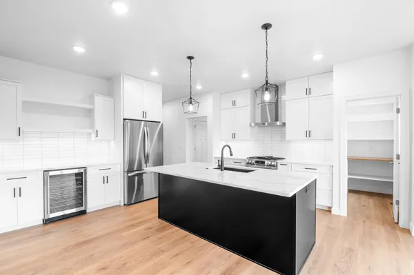 $634,900 | 278 Kerrigan Drive, Wrightstown, WI 54180