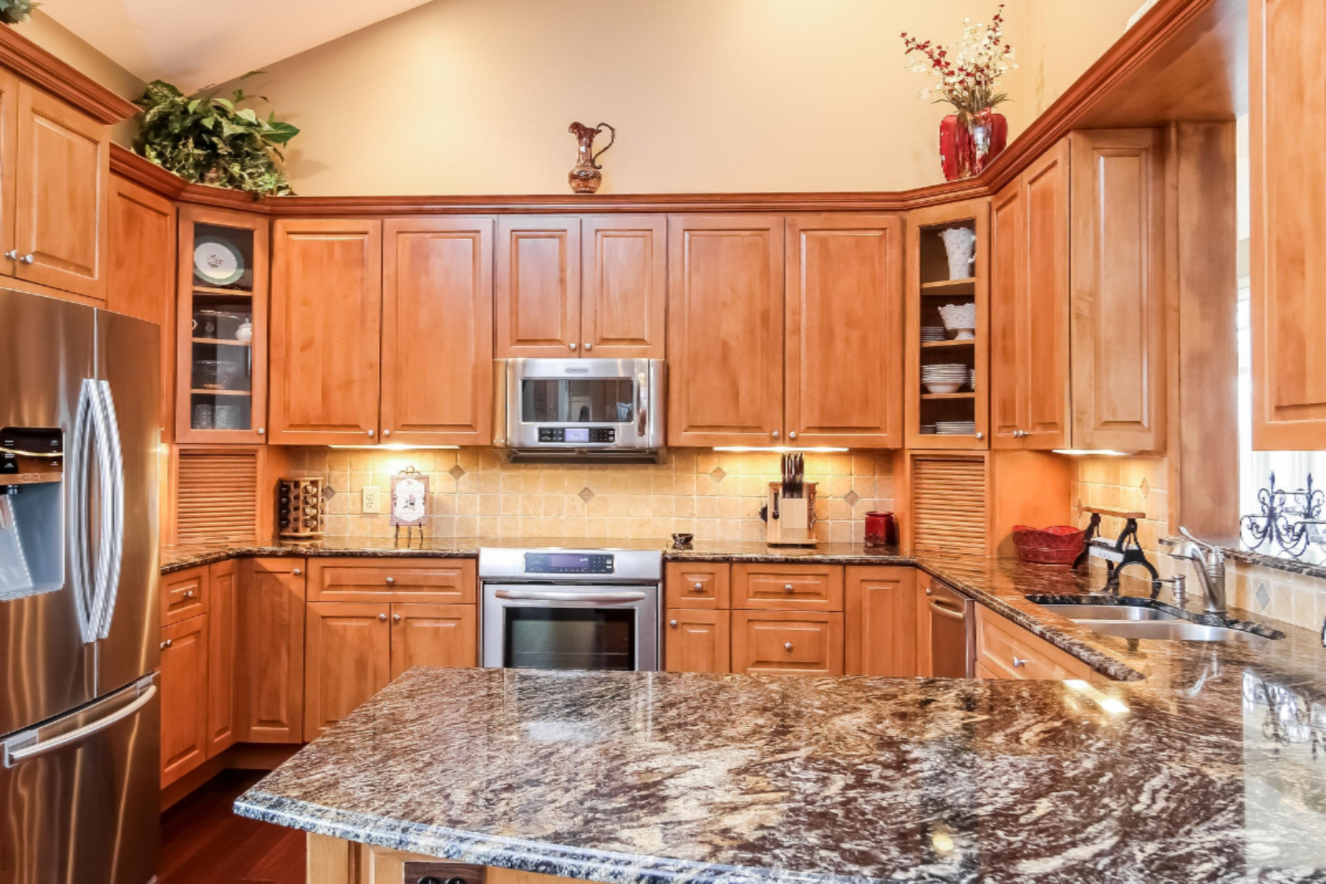 9400 Ravine Ridge Drive Southeast Caledonia, MI 49316 - Photo 11 of 46 021-Kitchen-2499051-medium