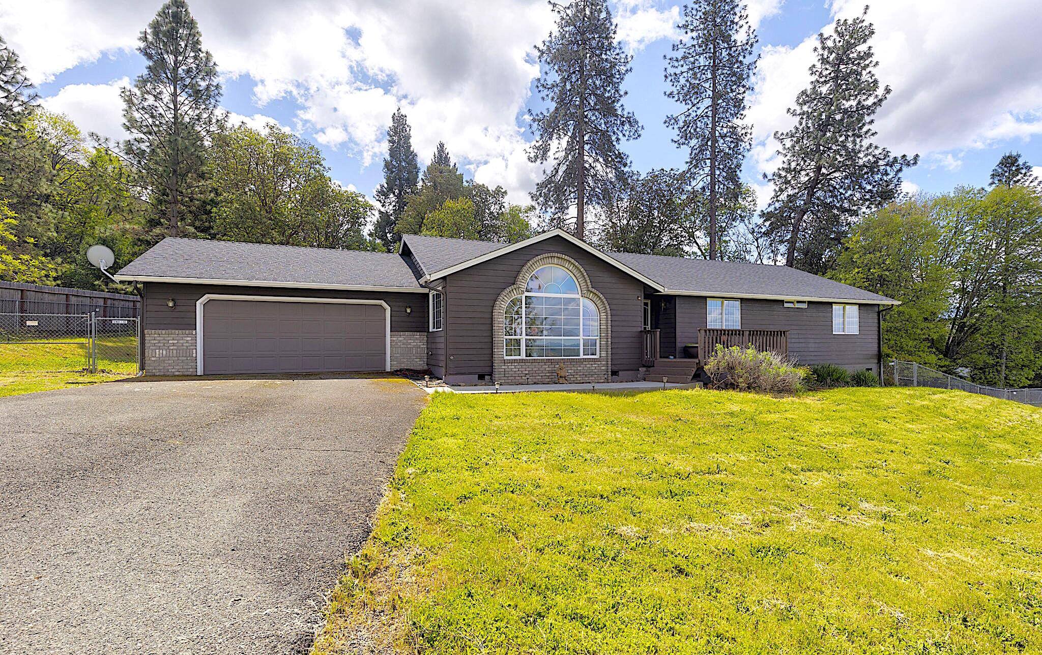587 Summit Loop Grants Pass, OR 97527 - Photo 4 of 59 7-web-or-mls-587-summit-loop
