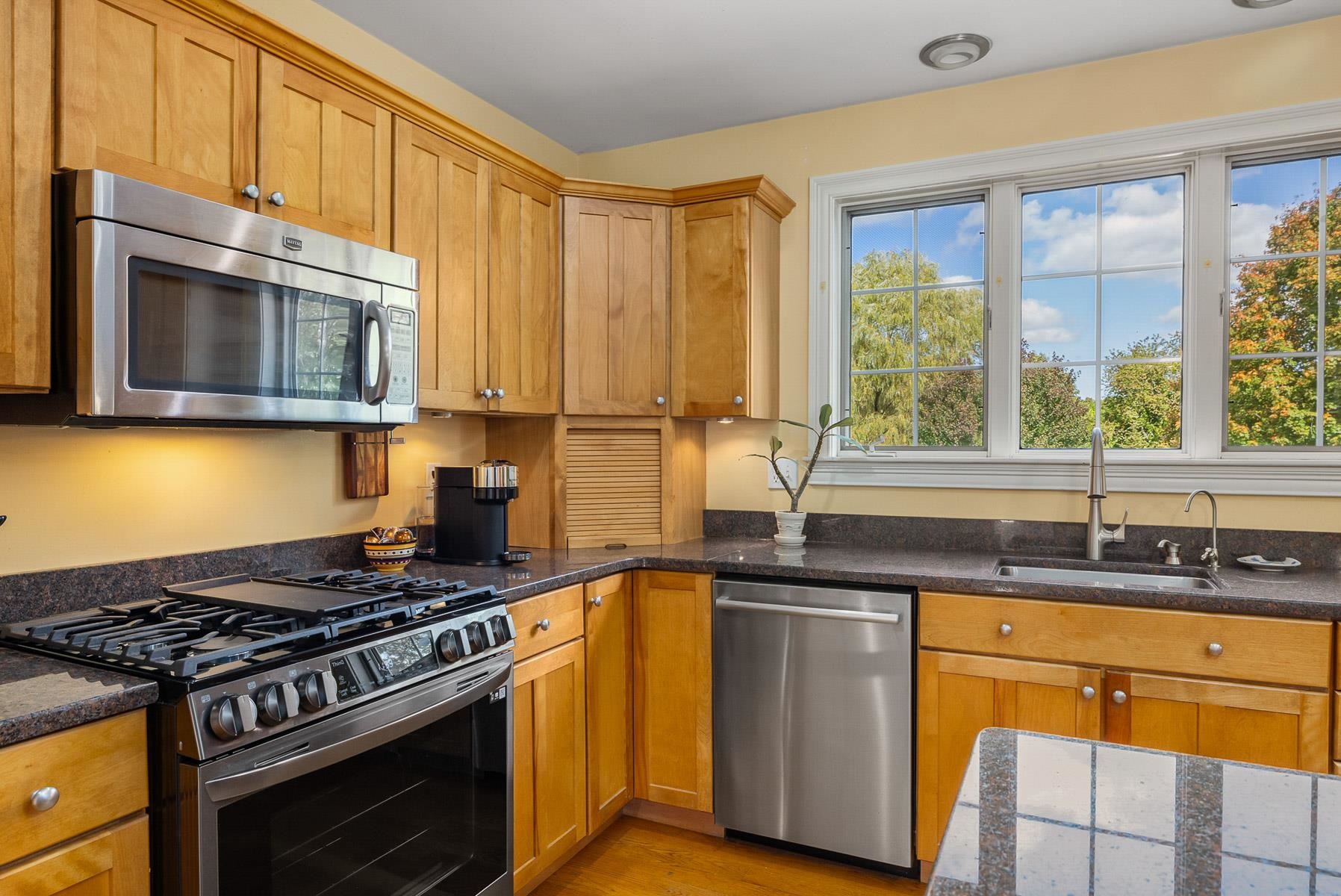 71 Winnicut Road North Hampton, NH 03862 - Photo 11 of 56