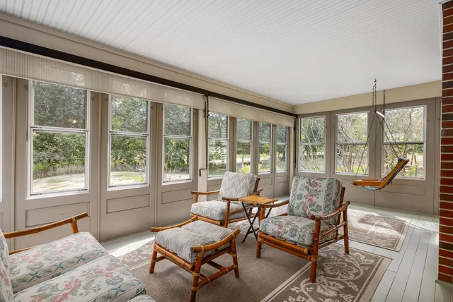 $1,100,000 | 71 Winnicut Road, North Hampton, NH 03862