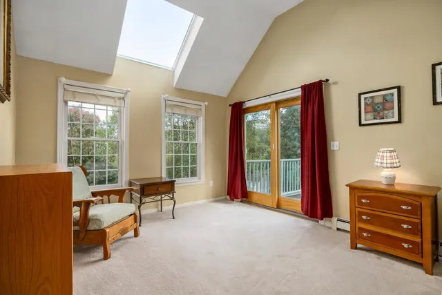 $1,100,000 | 71 Winnicut Road, North Hampton, NH 03862