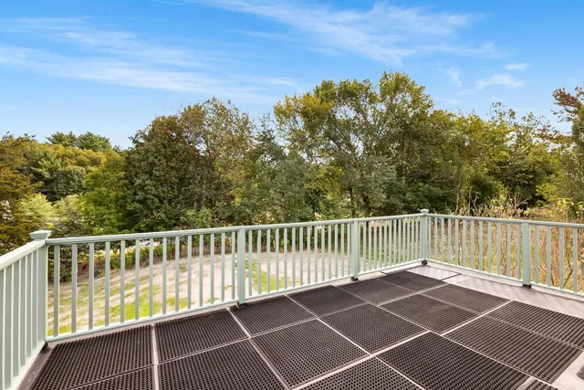 $1,100,000 | 71 Winnicut Road, North Hampton, NH 03862