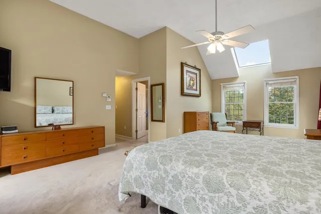 $1,100,000 | 71 Winnicut Road, North Hampton, NH 03862